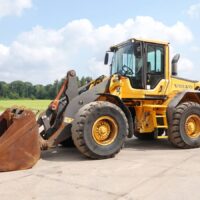 Volvo L90F BUCKET + FORKS - Image 2