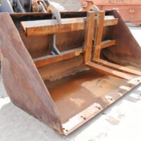 Volvo L90F BUCKET + FORKS - Image 9