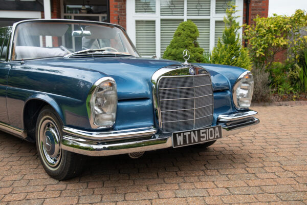 Mercedes-Benz (W111) 220 SE Cabriolet 1963