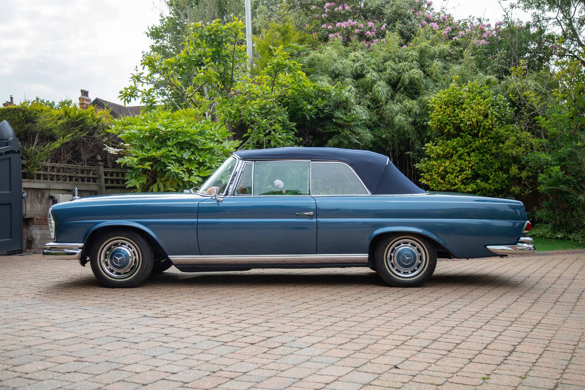 Mercedes-Benz (W111) 220 SE Cabriolet 1963