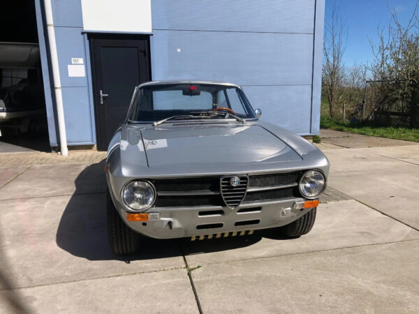 Alfa Romeo GT 1300 Junior 1.6L