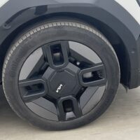 Kia EV9 AWD 385hp GT-Line 7-Seats Pano Head Up - Image 4