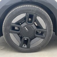 Kia EV9 AWD 385hp GT-Line 7-Seats Pano Head Up - Image 7