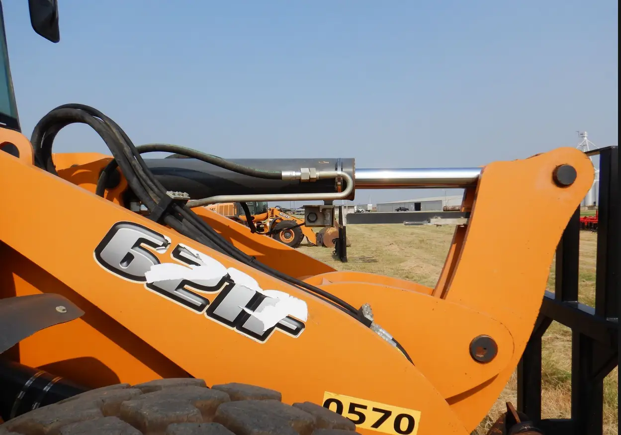 2014 Case 621F wheel loader - Image 17