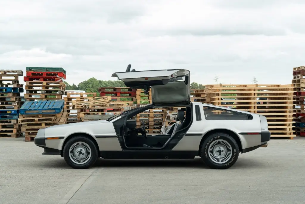 1981 DeLorean DMC-12 - Image 2