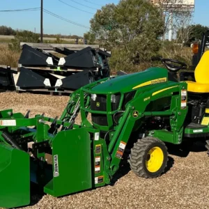 2020 John Deere 1025R MFWD tractor