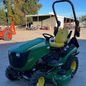 2021 John Deere 1025R MFWD tractor