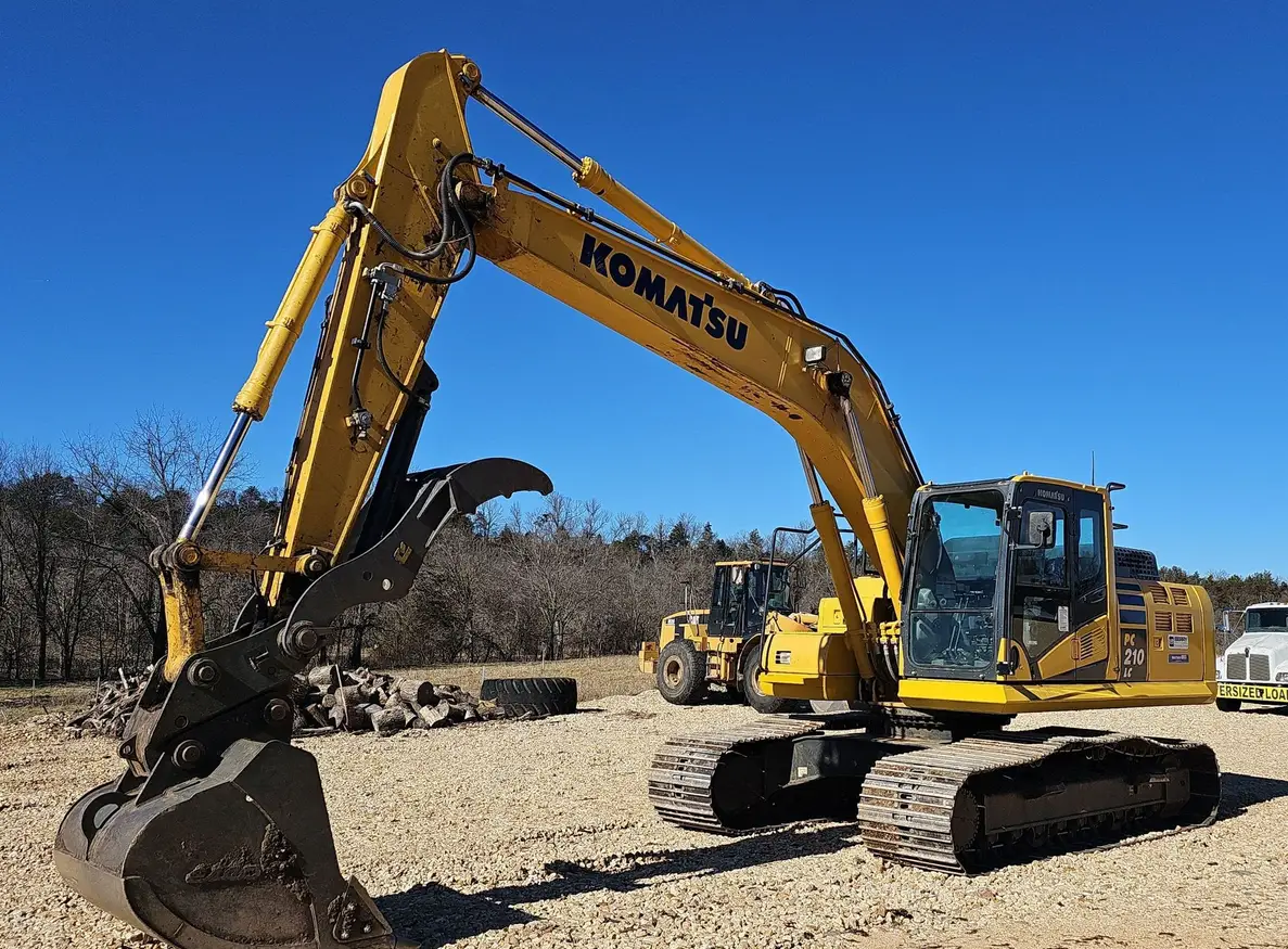 2019 Komatsu PC210LC-11 excavator