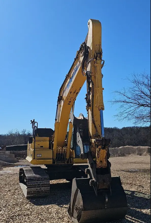 2019 Komatsu PC210LC-11 excavator - Image 2