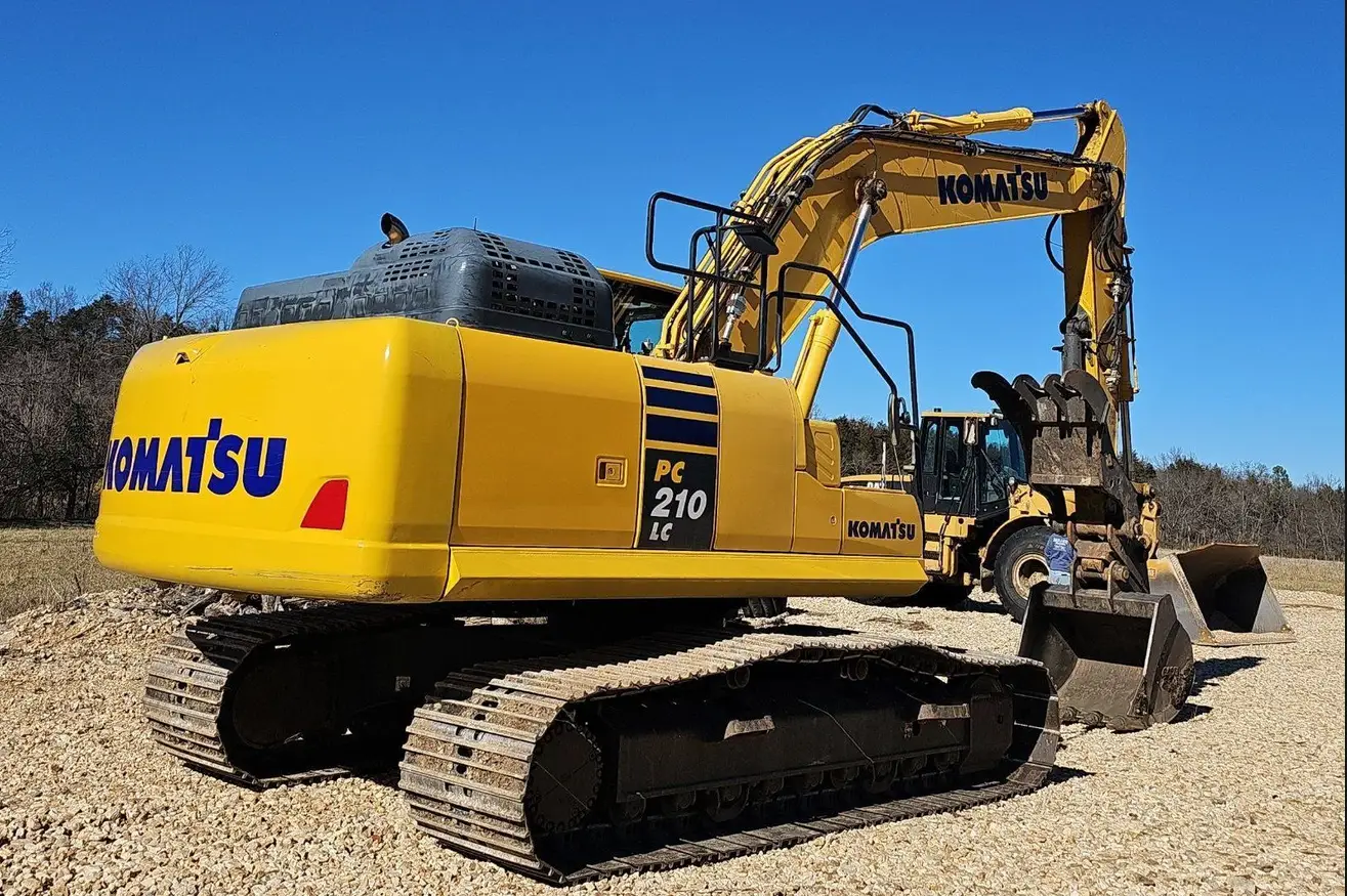 2019 Komatsu PC210LC-11 excavator - Image 5
