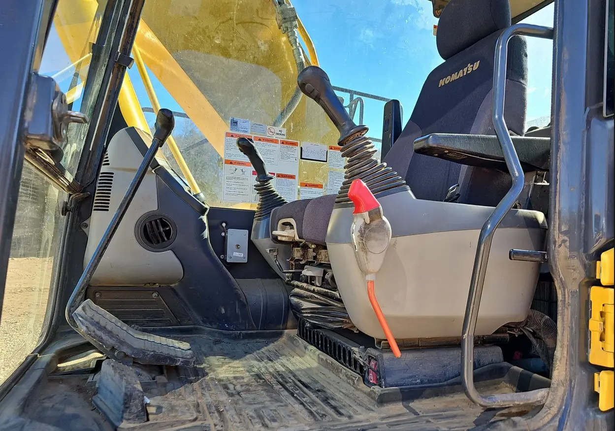 2019 Komatsu PC210LC-11 excavator - Image 26