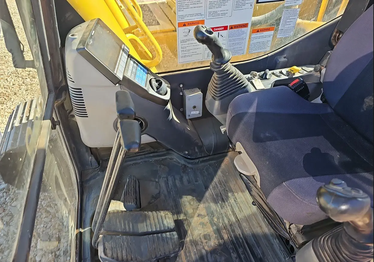 2019 Komatsu PC210LC-11 excavator - Image 29