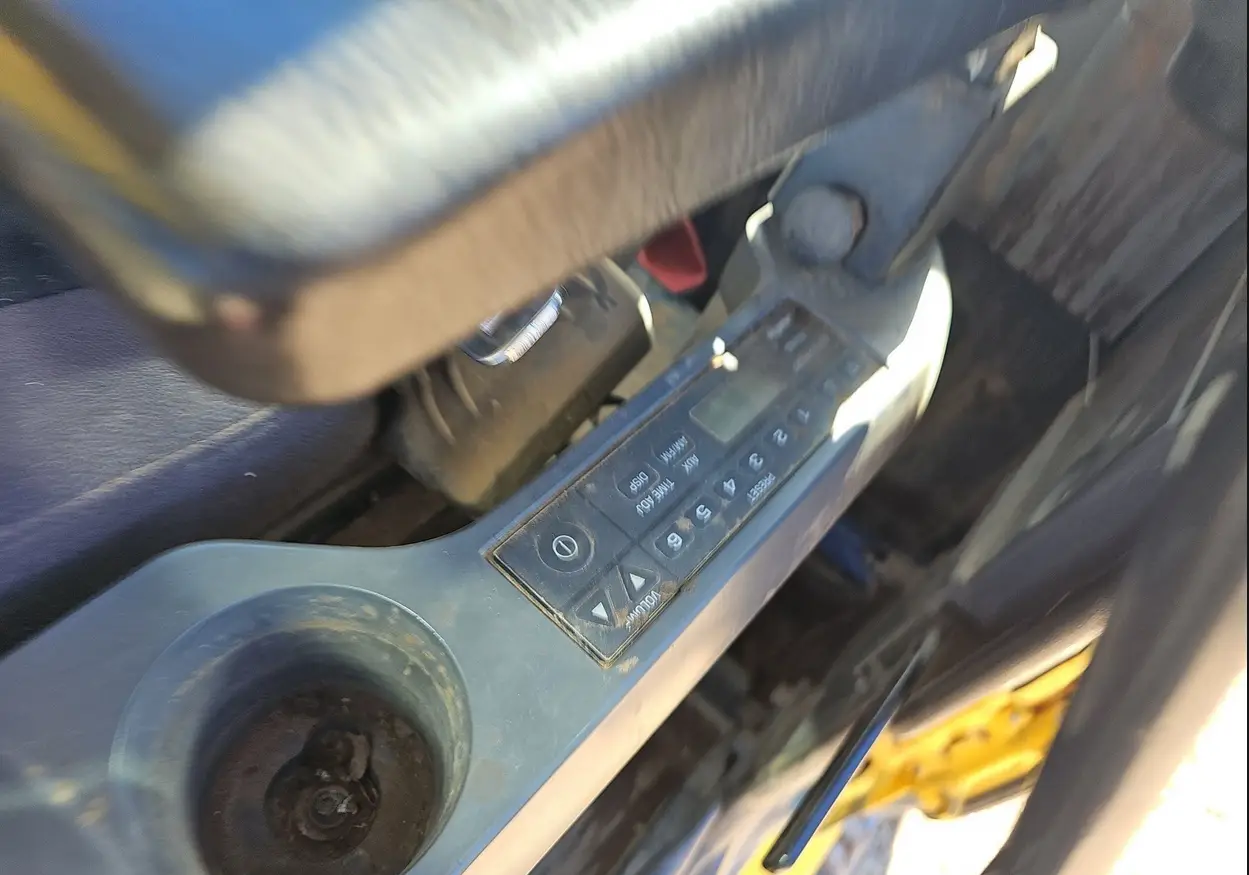 2019 Komatsu PC210LC-11 excavator - Image 32