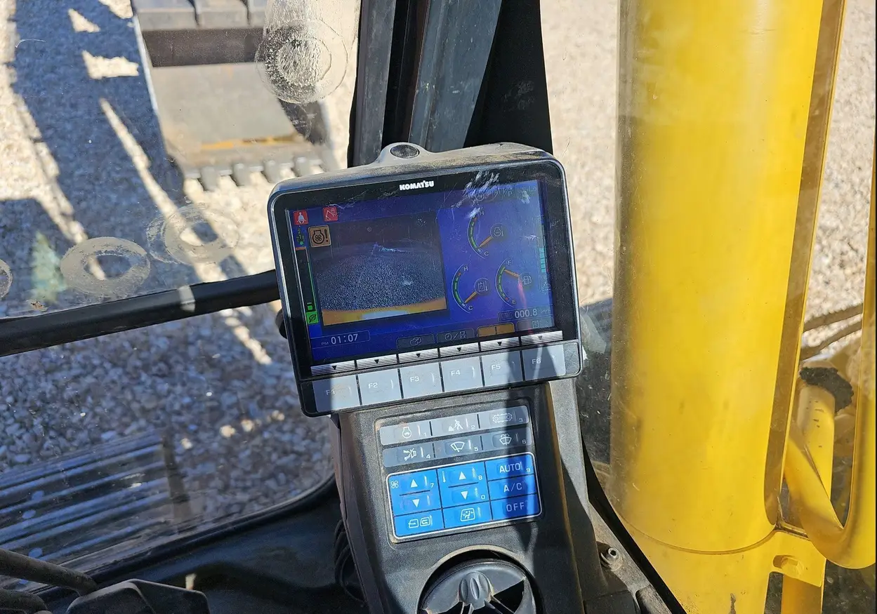 2019 Komatsu PC210LC-11 excavator - Image 36