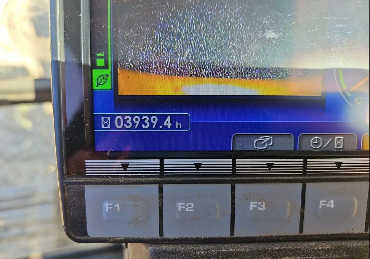 2019 Komatsu PC210LC-11 excavator - Image 38