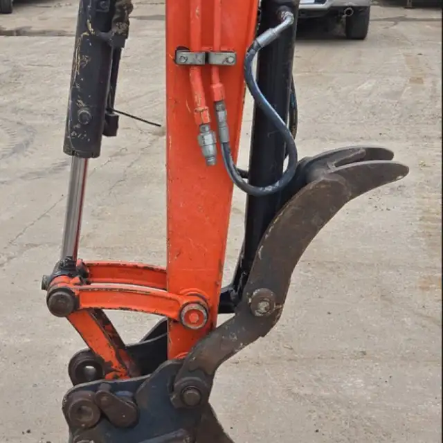 2014 Kubota KX040–4 mini excavator - Image 14