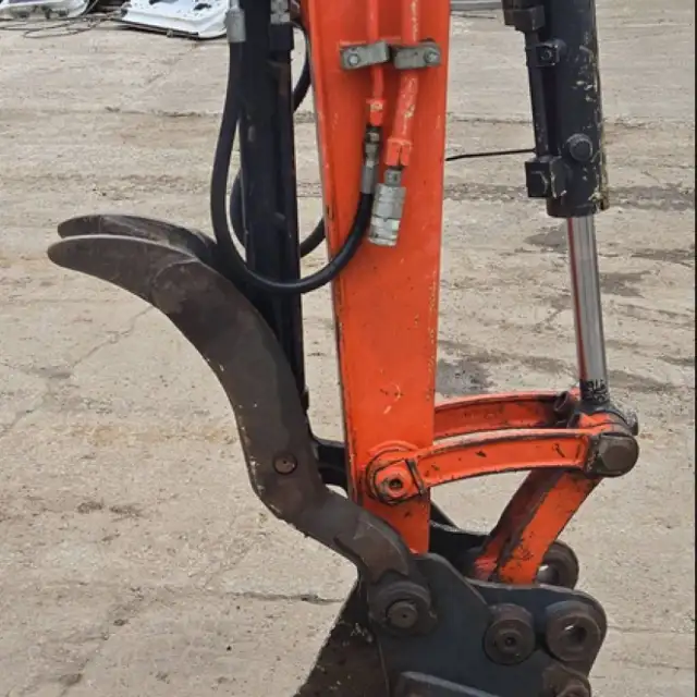 2014 Kubota KX040–4 mini excavator - Image 20
