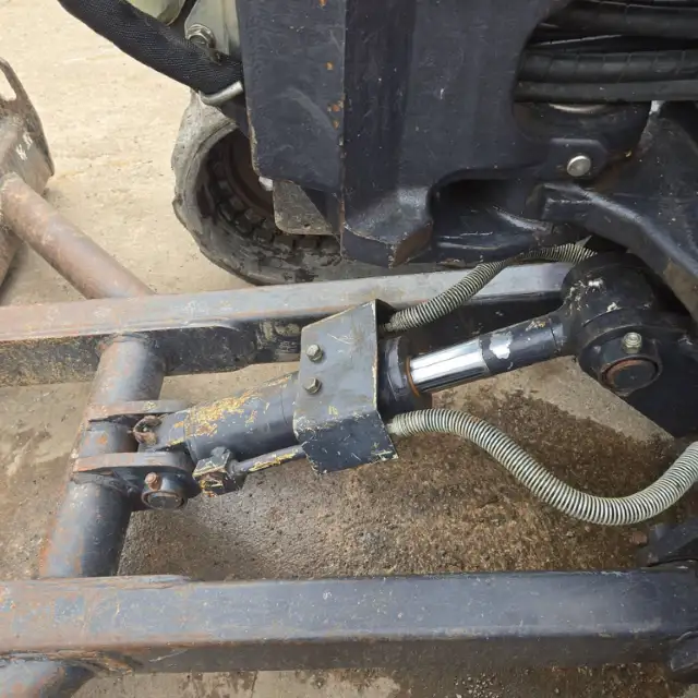 2014 Kubota KX040–4 mini excavator - Image 38