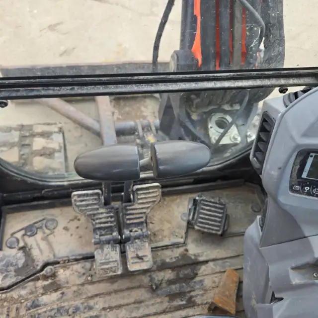 2014 Kubota KX040–4 mini excavator - Image 51