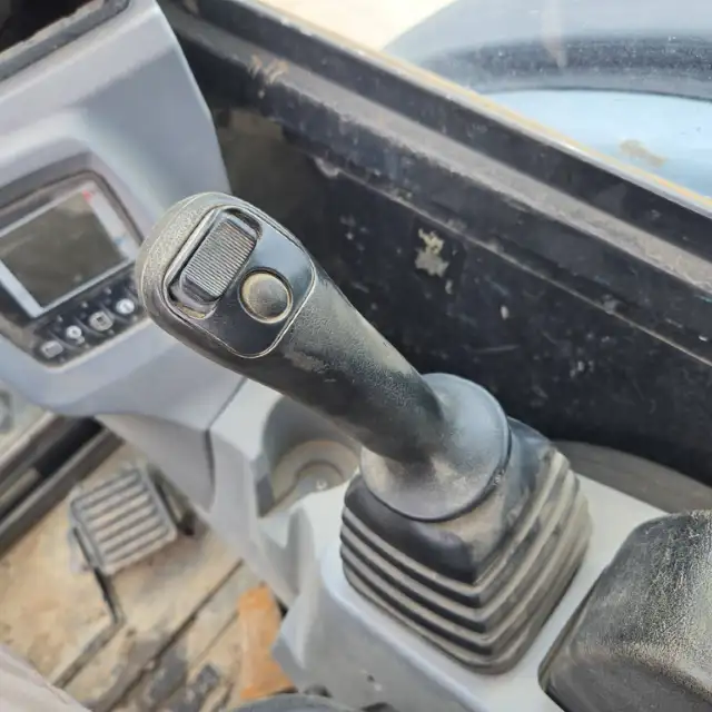 2014 Kubota KX040–4 mini excavator - Image 59