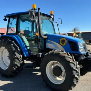 2012 New Holland T-5070 MFWD tractor