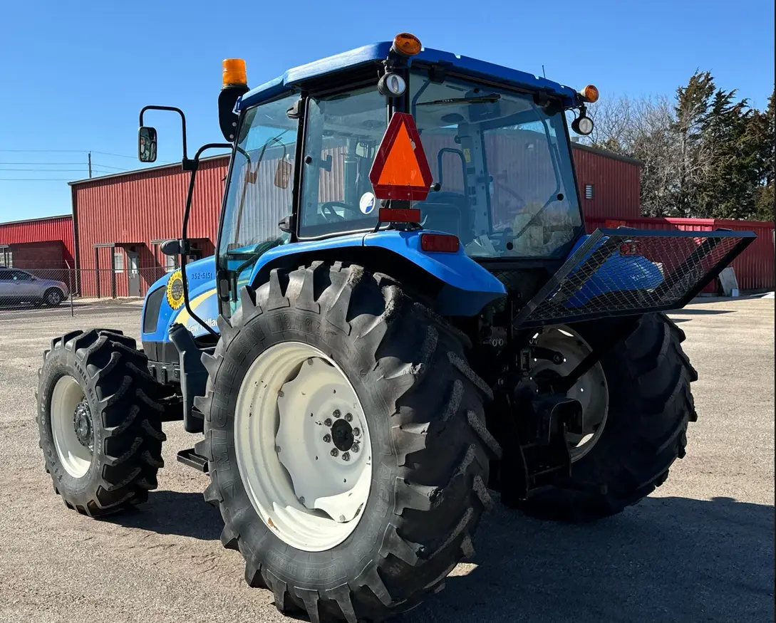 2012 New Holland T-5070 MFWD tractor - Image 7