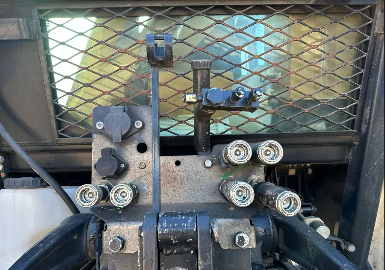 2012 New Holland T-5070 MFWD tractor - Image 19