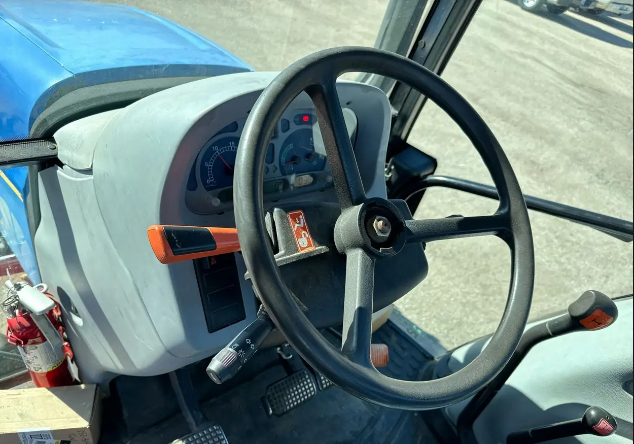 2012 New Holland T-5070 MFWD tractor - Image 26