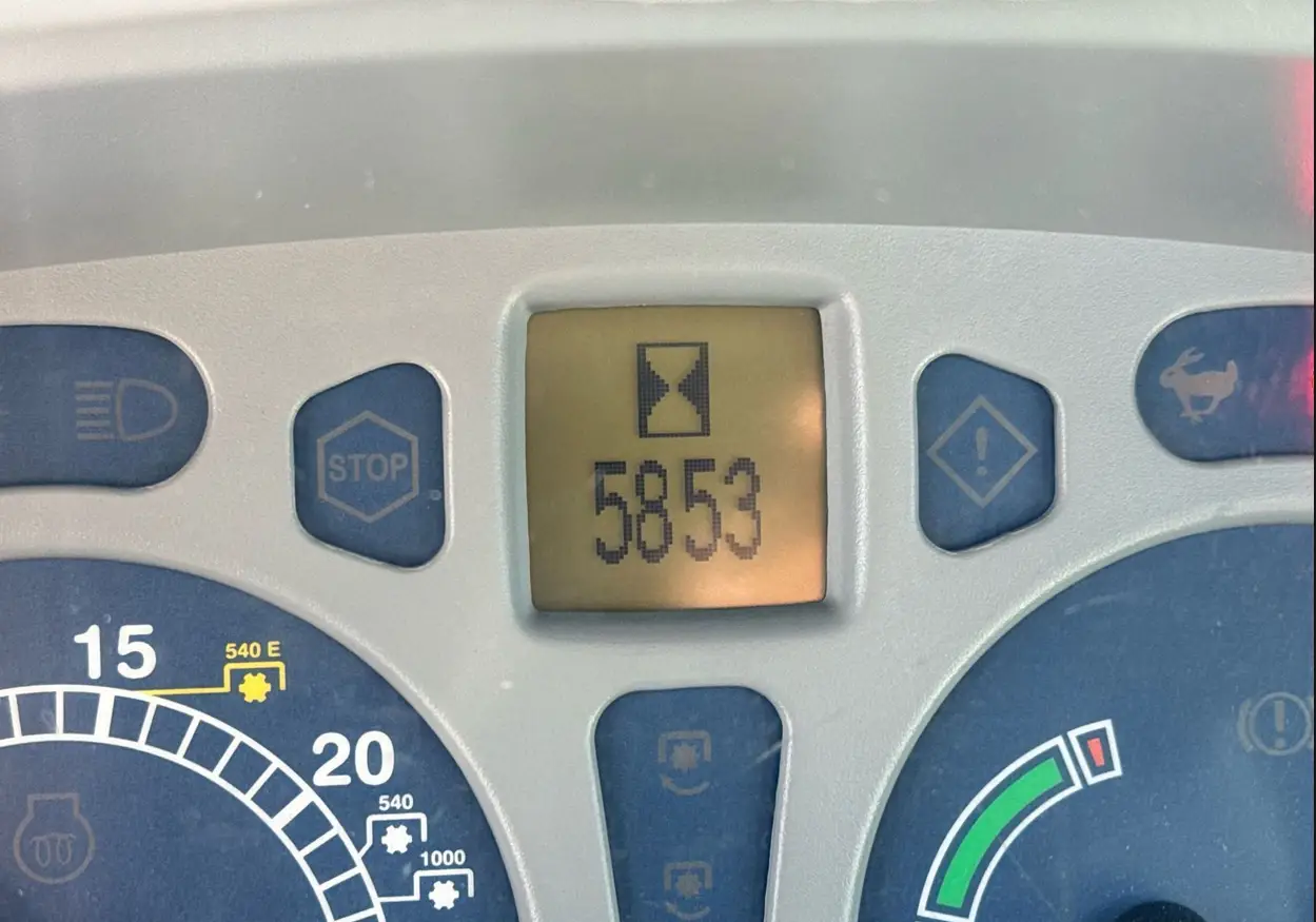 2012 New Holland T-5070 MFWD tractor - Image 28