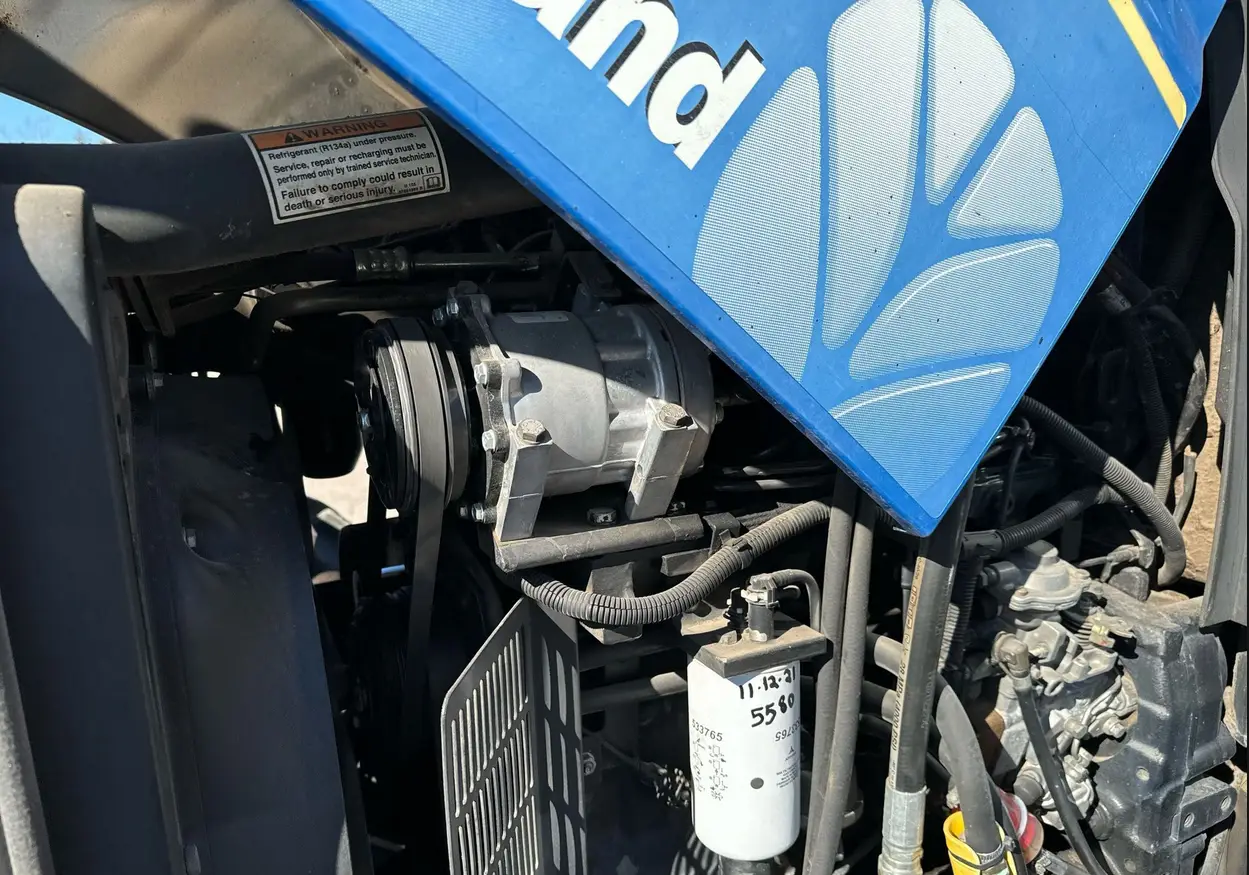 2012 New Holland T-5070 MFWD tractor - Image 37