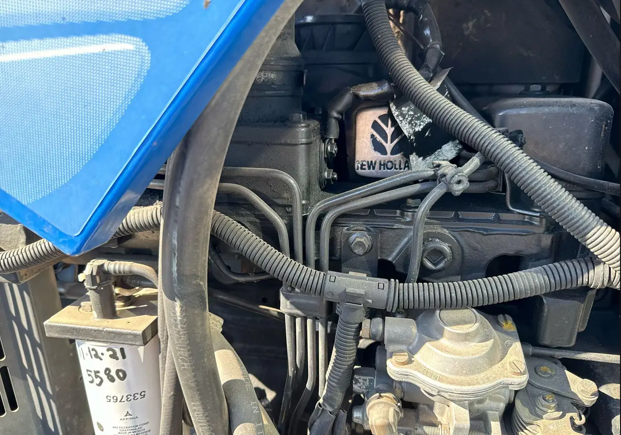 2012 New Holland T-5070 MFWD tractor - Image 38