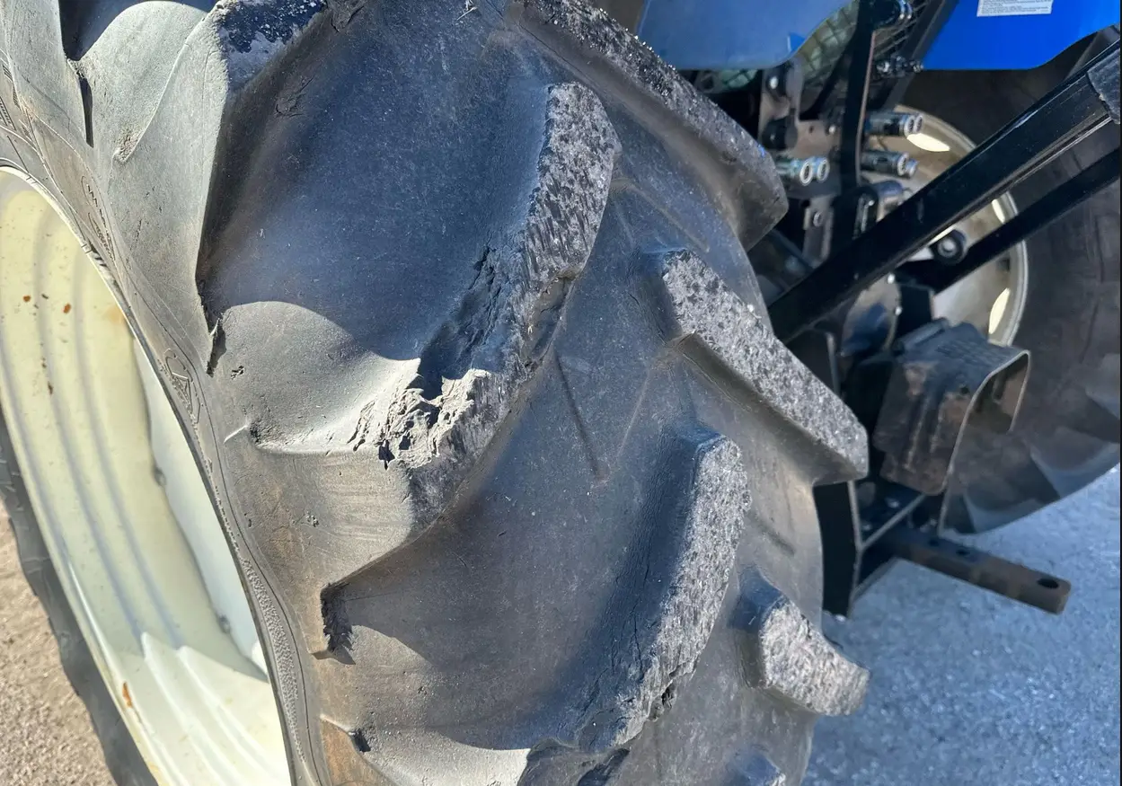 2012 New Holland T-5070 MFWD tractor - Image 52