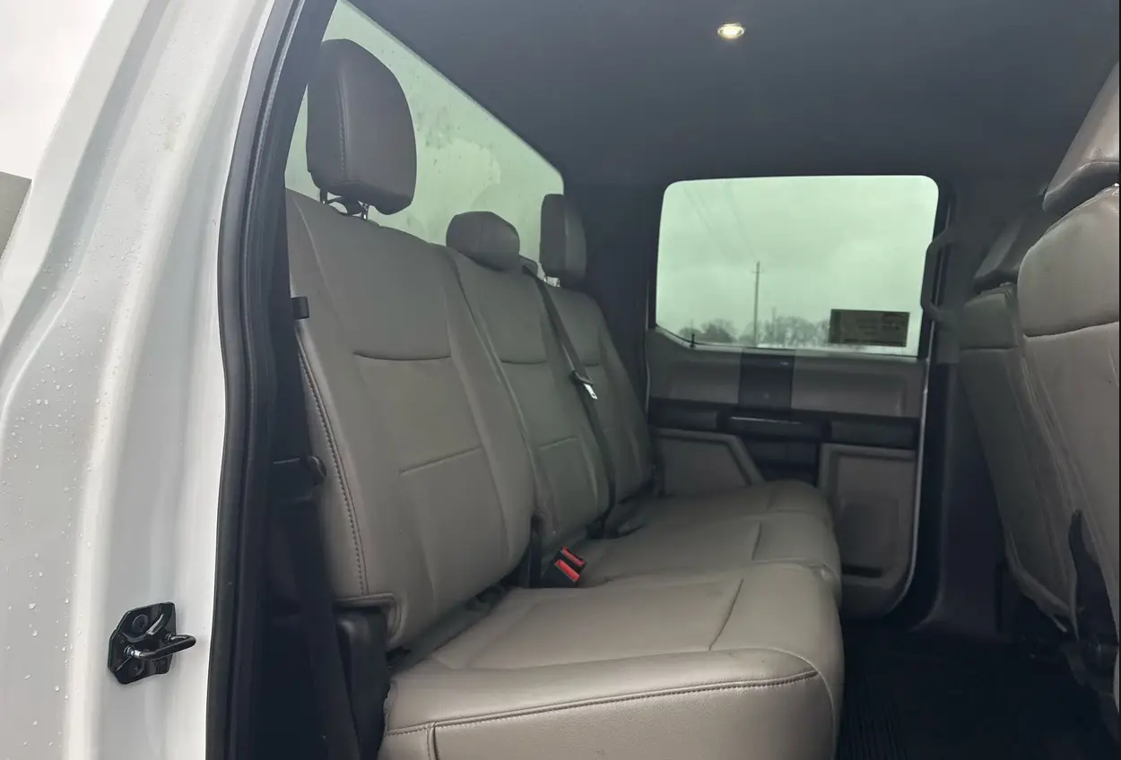 2021 Ford F350 Super Duty Crew Cab - Image 6