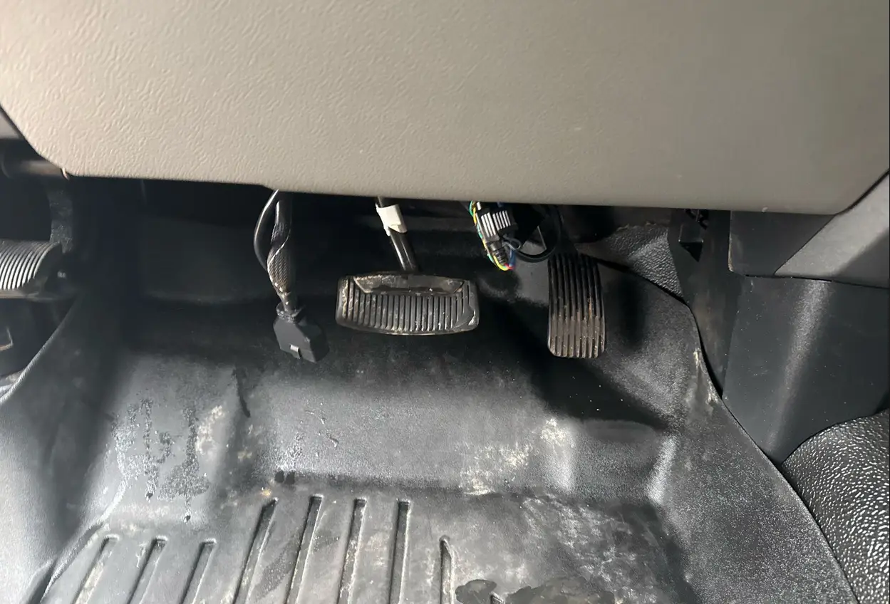 2021 Ford F350 Super Duty Crew Cab - Image 8