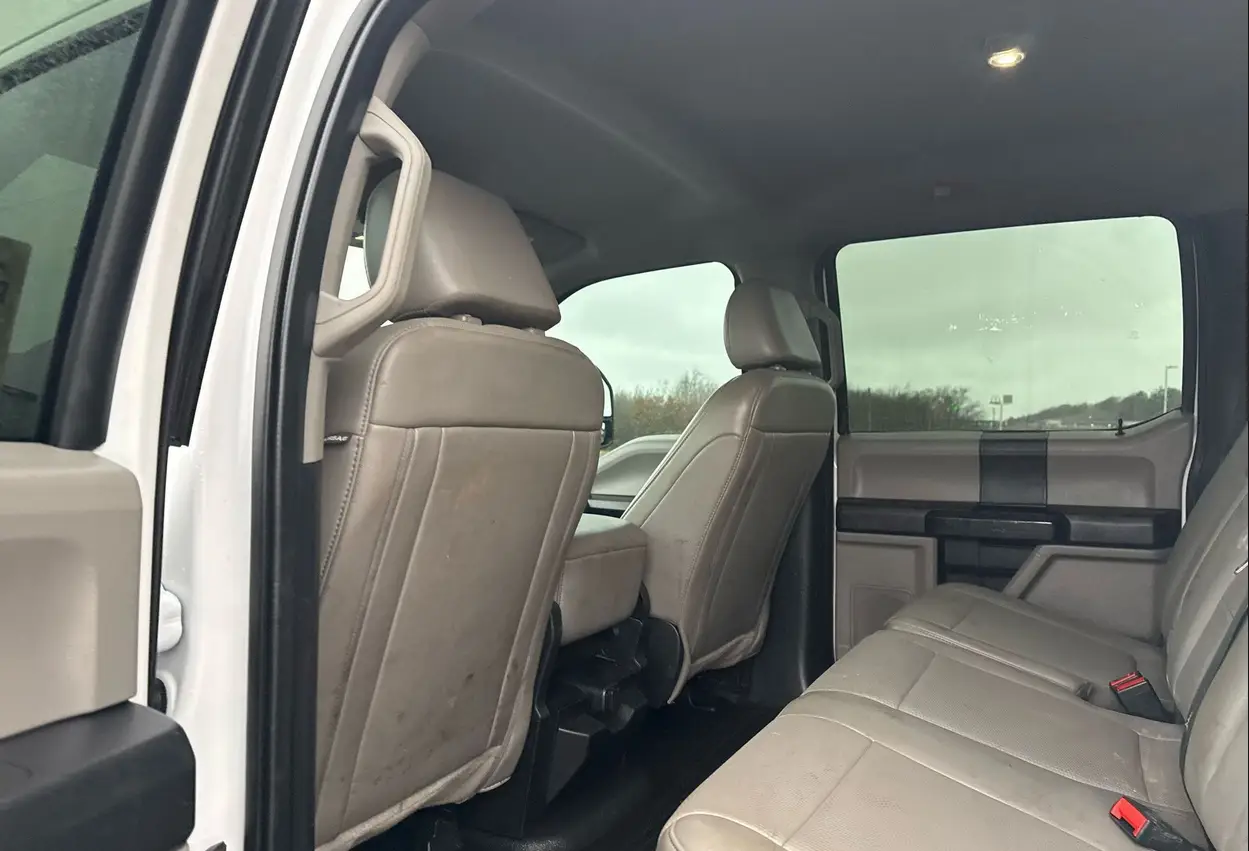 2021 Ford F350 Super Duty Crew Cab - Image 10