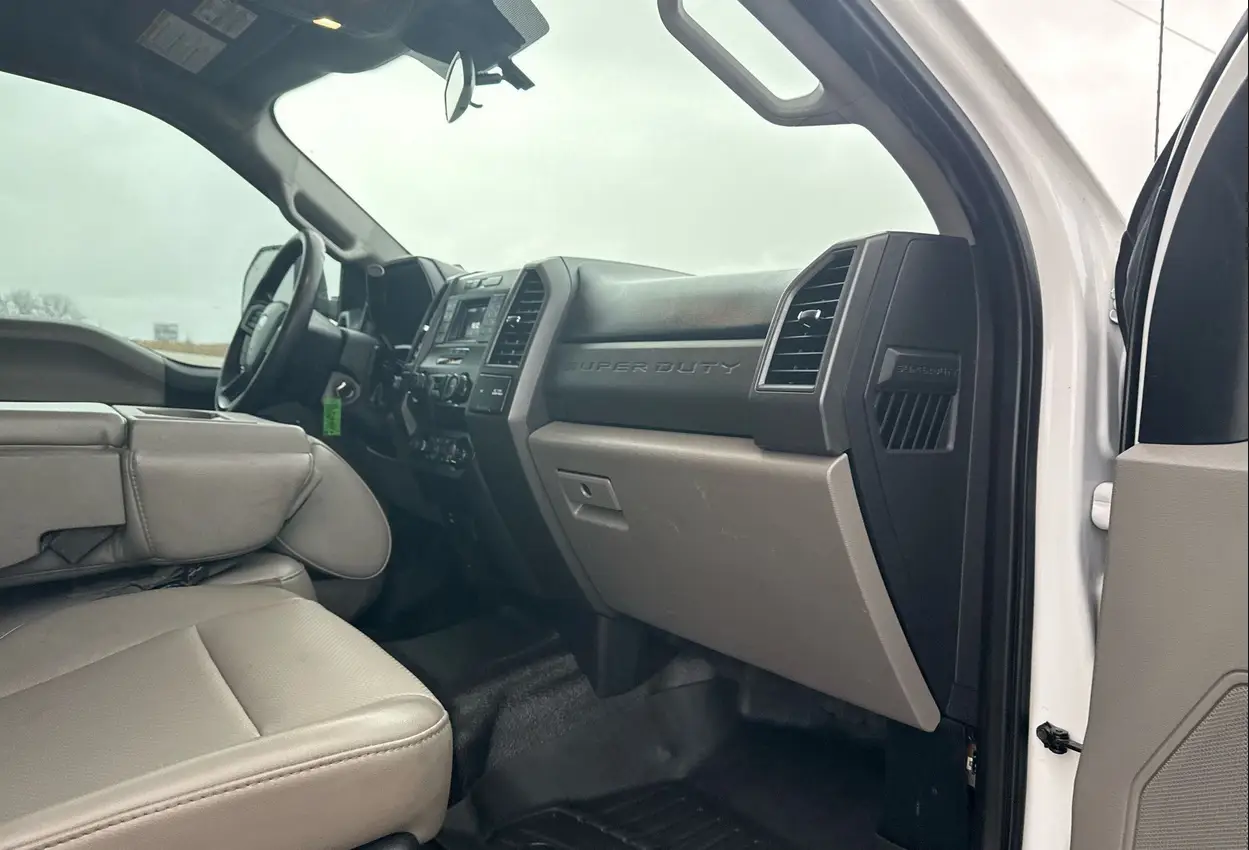 2021 Ford F350 Super Duty Crew Cab - Image 45