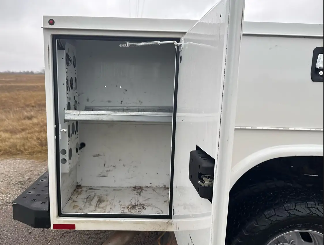 2021 Ford F350 Super Duty Crew Cab - Image 13