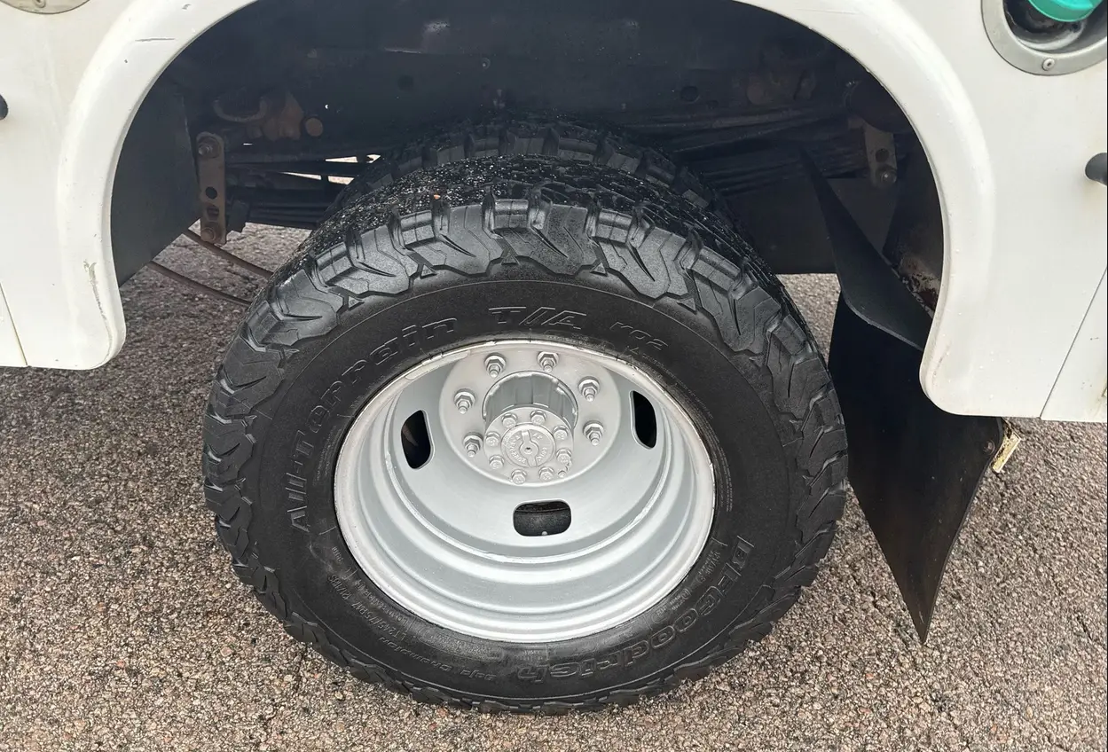 2021 Ford F350 Super Duty Crew Cab - Image 23