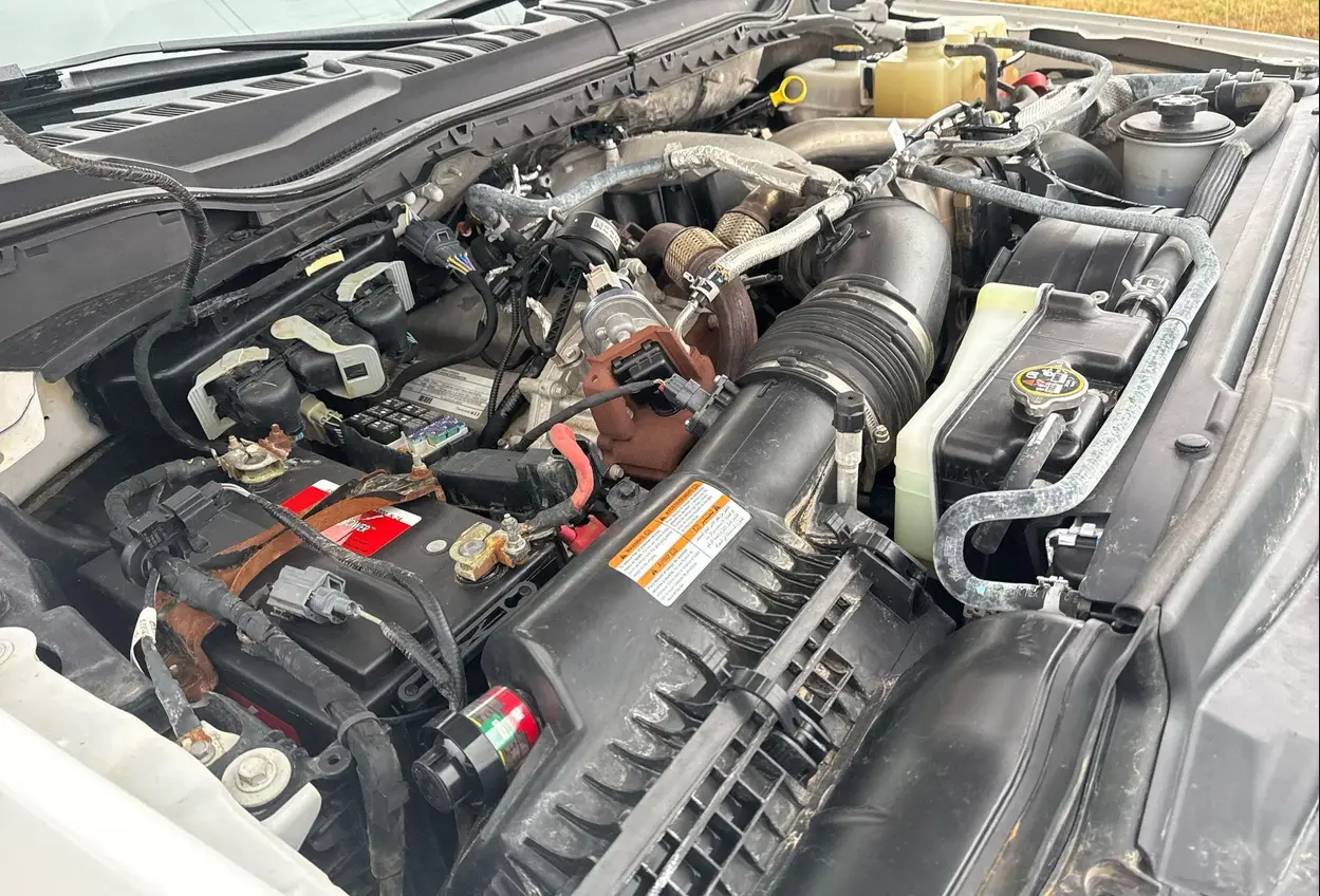 2021 Ford F350 Super Duty Crew Cab - Image 25