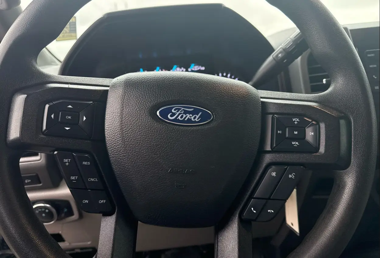 2021 Ford F350 Super Duty Crew Cab - Image 50