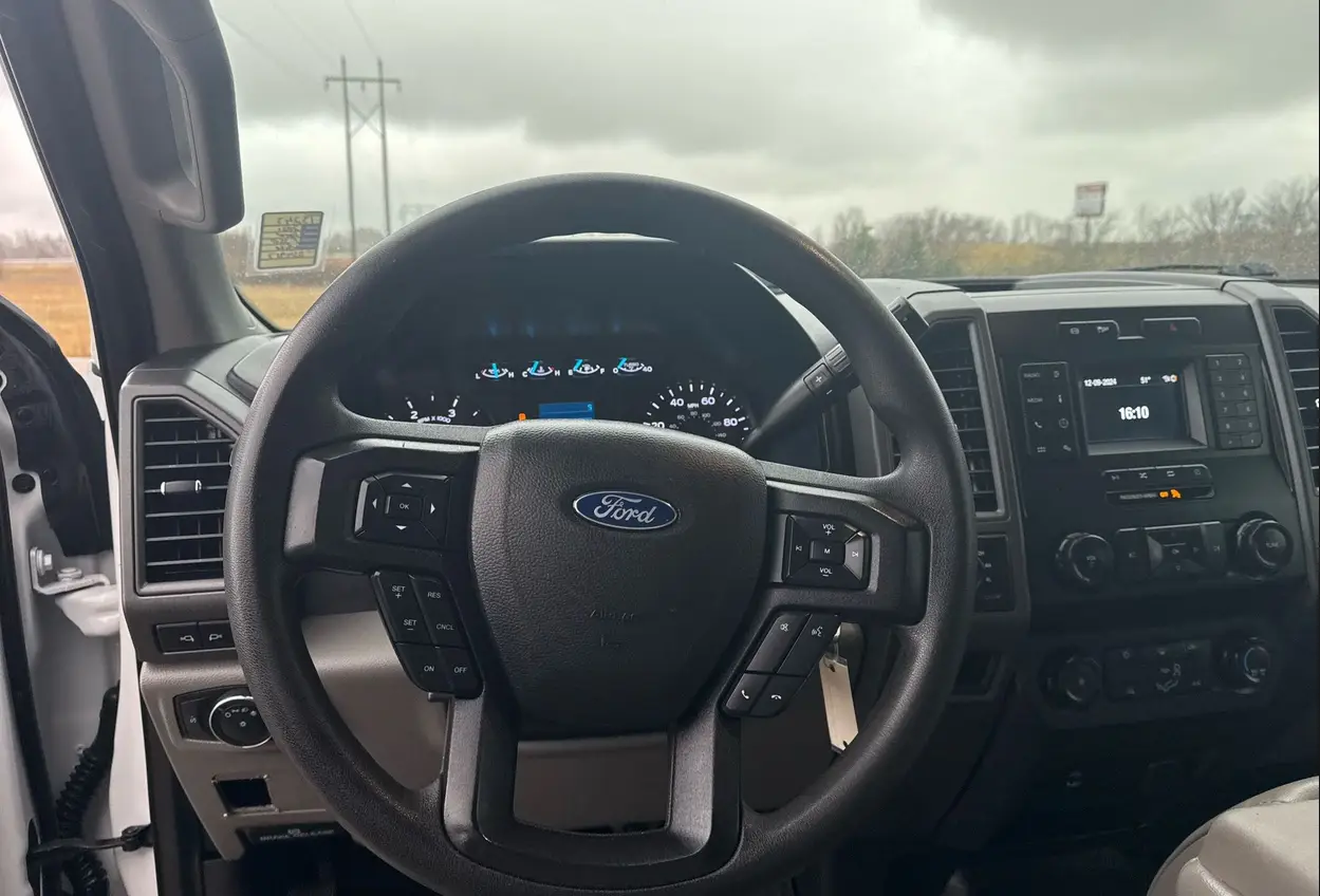 2021 Ford F350 Super Duty Crew Cab - Image 53