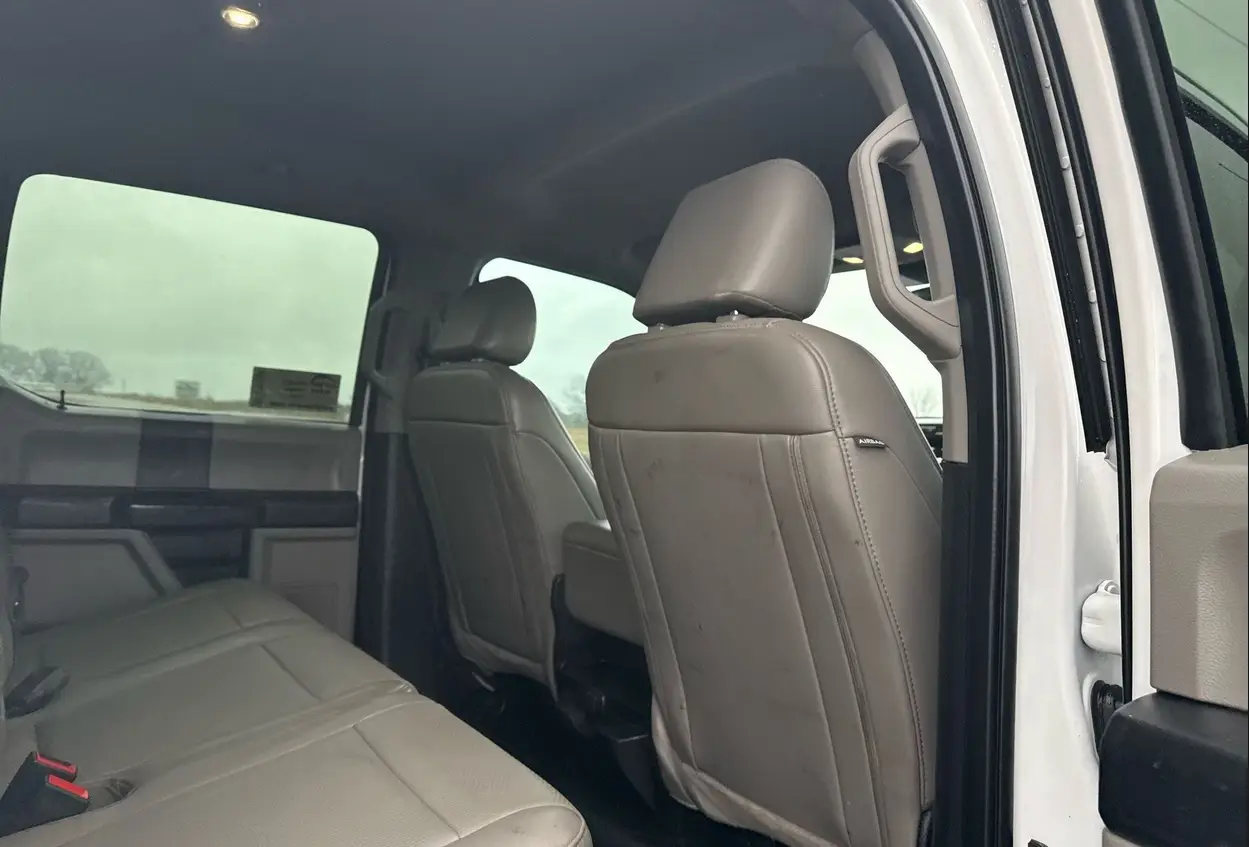 2021 Ford F350 Super Duty Crew Cab - Image 34