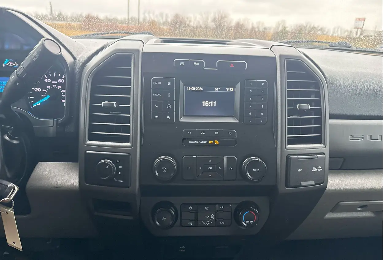 2021 Ford F350 Super Duty Crew Cab - Image 70