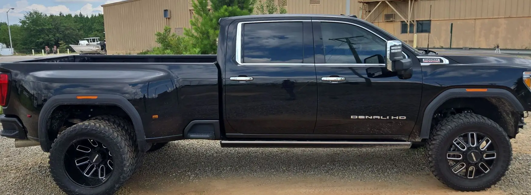 2023 GMC Sierra 3500HD Denali - Image 4