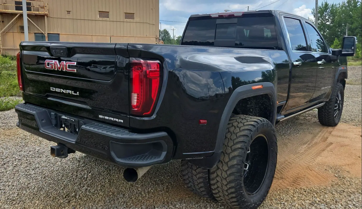 2023 GMC Sierra 3500HD Denali - Image 5