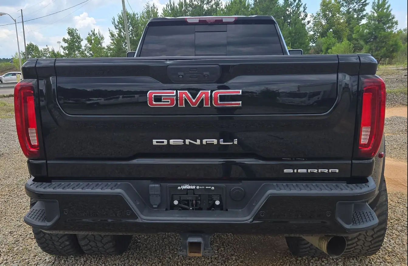 2023 GMC Sierra 3500HD Denali - Image 6