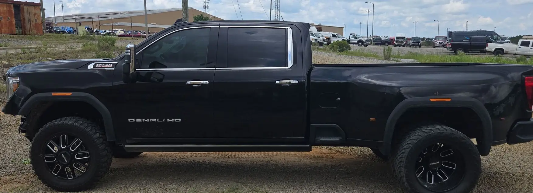 2023 GMC Sierra 3500HD Denali - Image 8
