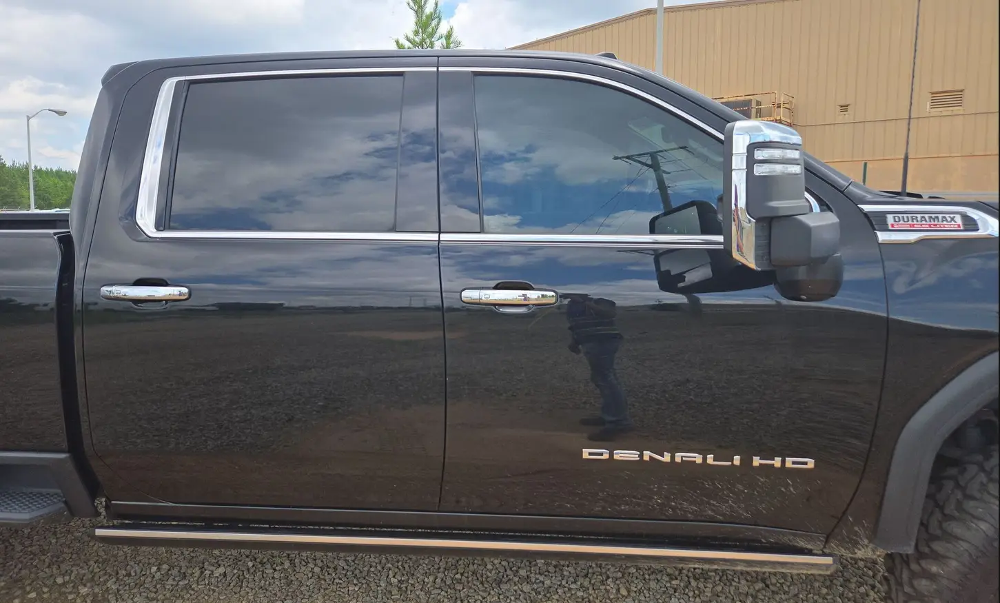 2023 GMC Sierra 3500HD Denali - Image 13