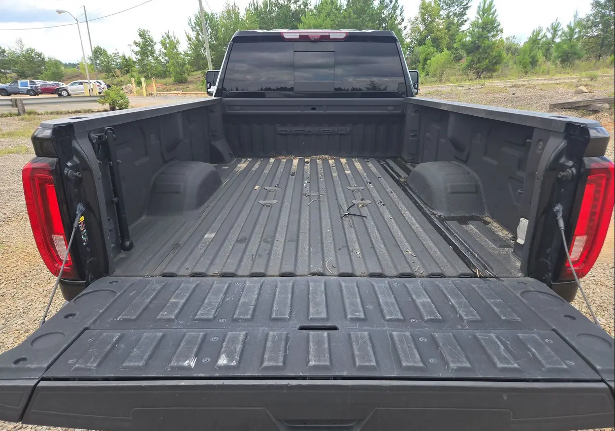 2023 GMC Sierra 3500HD Denali - Image 16