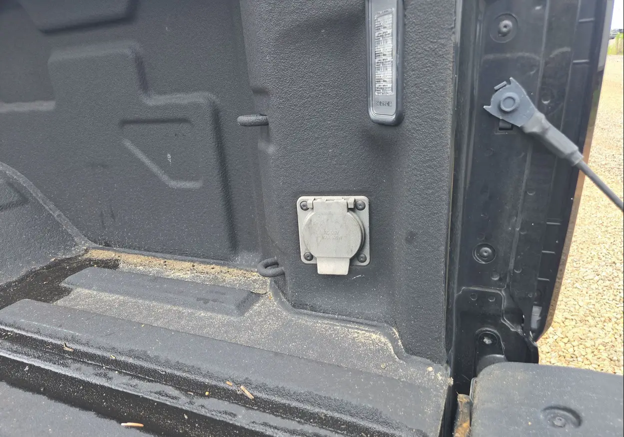 2023 GMC Sierra 3500HD Denali - Image 18